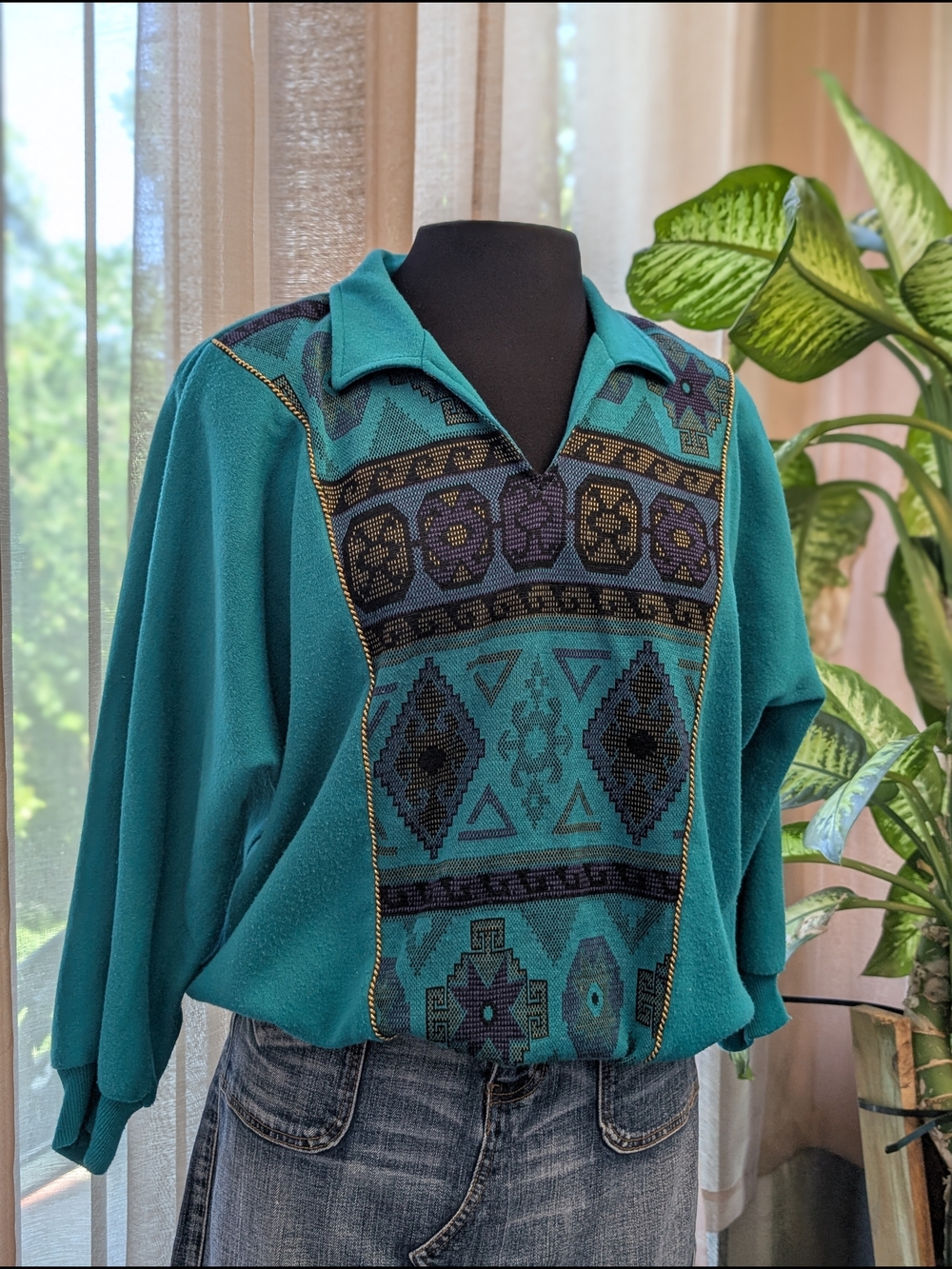 Vintage Graff Peraian Green Aztec Print Pullover Sweater